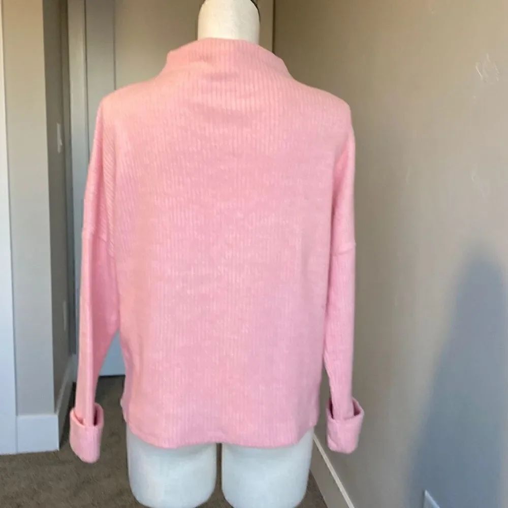H&M Turtle Neck Sweater-New without tags - Picture 2 of 6